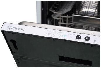 Встраиваемая посудомоечная машина Indesit DIS C120 узкая, 5 программ, отсрочка старта, 1/2 загрузки, дисплей