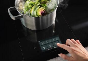 Варочная панель Electrolux EIS67483 индукционная, 800 Sense Boil+Fry 60 см, TFT, Bridge