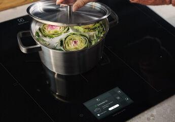 Варочная панель Electrolux EIS67483 индукционная, 800 Sense Boil+Fry 60 см, TFT, Bridge