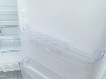 Холодильник Indesit ES 20 A белый, 196х60х62 см, 363 л, 4 полки, 2 ящика, 3 отделения