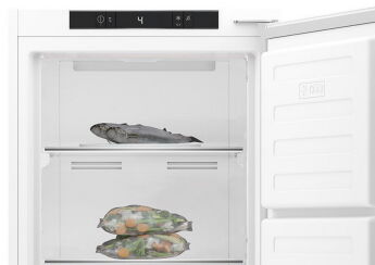   Hotpoint HBTF 18I