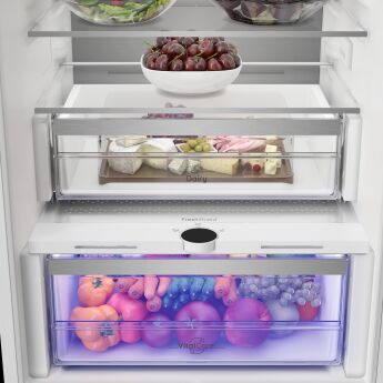 ����������� ������������ Hotpoint HSBT 18IXE No Frost, ���� ��������, Metal Cooling