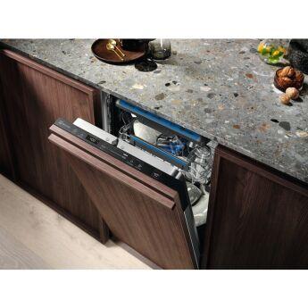 ������������ ������������� ������ Electrolux KEMC3211L �����, 8 �������� ���. ����, 3 �������, 44 ��, autoDry