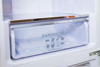 Холодильник Kaiser KK 60825 Em Empire, ретро черный/бронза, No Frost, 199х60 см