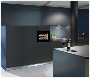 Винный шкаф Liebherr WKEgb 582 GrandCru черное стекло, ниша 45 см, 18 бут.